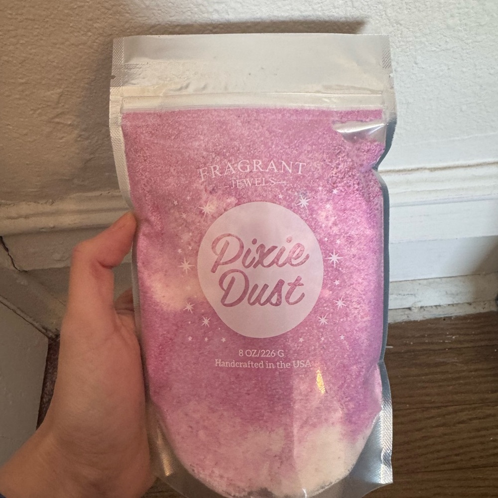 Fragrant Jewels Pixie Dust Pink Bath Soak